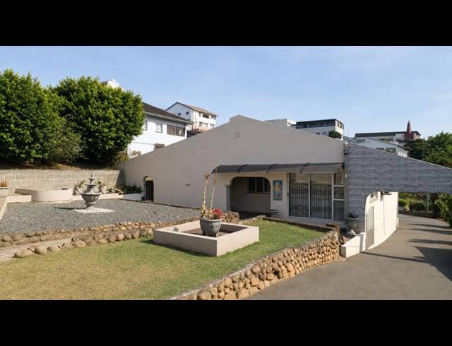 5 BEDROOM HOUSE FOR SALE IN CLARE HILLS